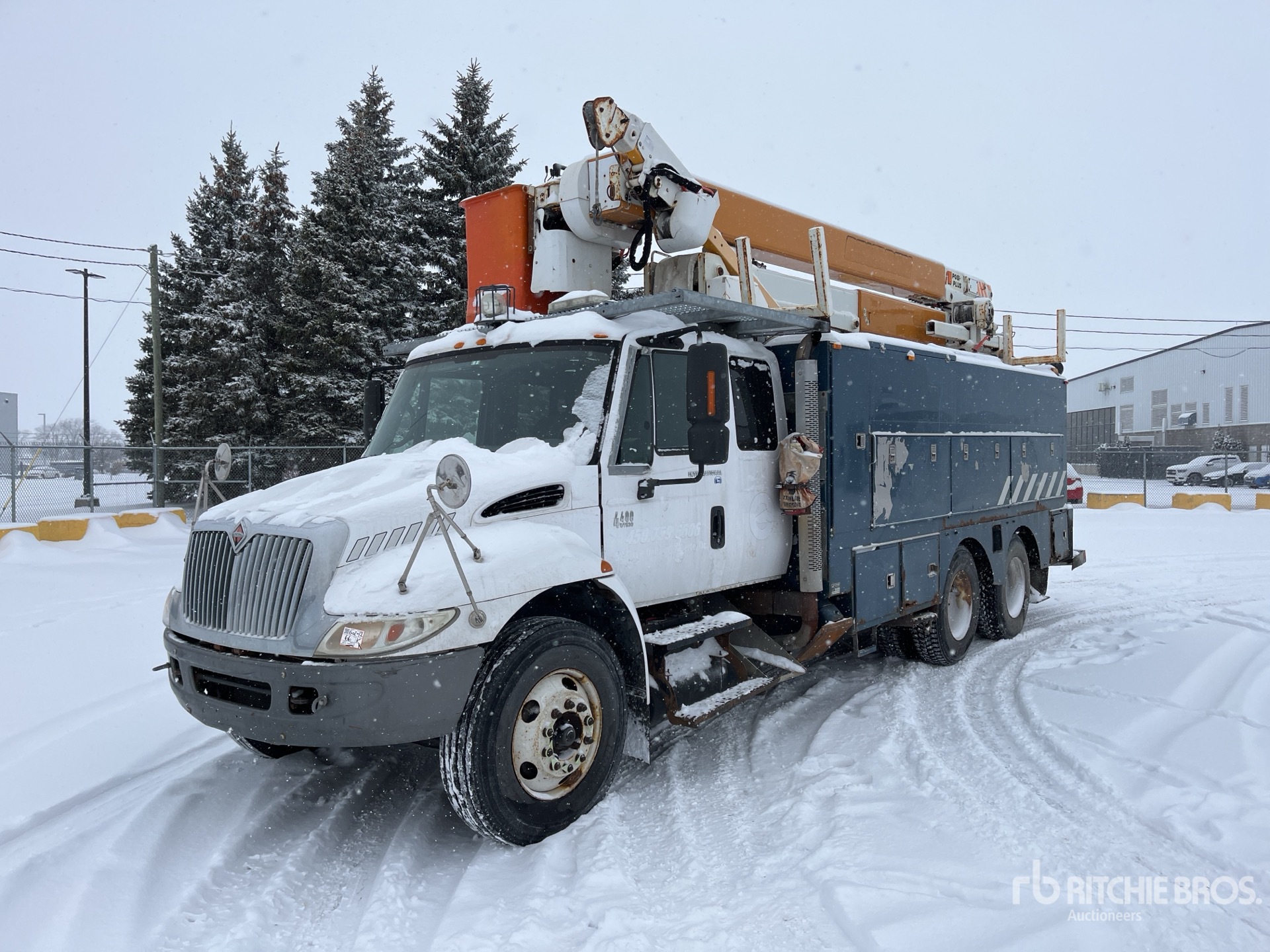 2015 Posi-Plus 500-50-RU 50 ft on 2004 International 4400 6x4 Extended Cab Bucket Truck