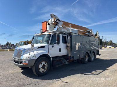 2015 Posi-Plus 500-50-RU 50 ft on 2004 International 4400 6x4 Extended Cab Piattaforma autocarrata