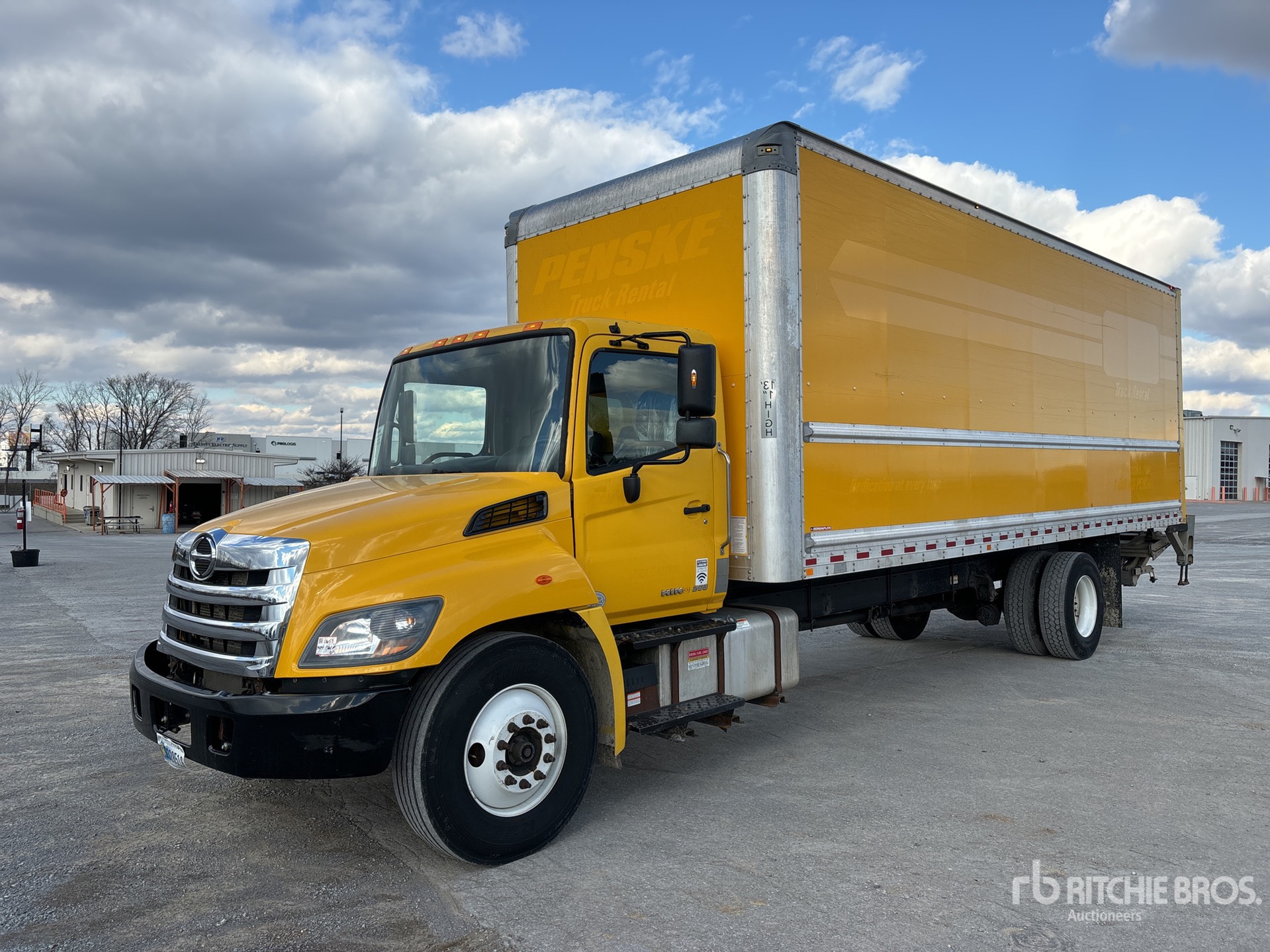 2019 Hino 268 4x2 Van Truck
