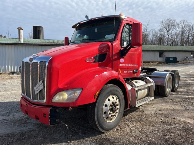 2020 Peterbilt 579 6x4 T/A Day Cab Truck Tractor