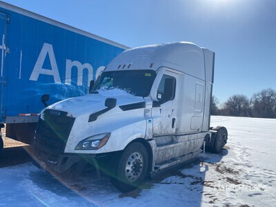 2022 Freightliner Cascadia 126 6x4 تراكتور شاحنة كابينة النوم (ثنائية المحور) (Inoperable)