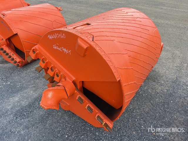 1200 mm Clay Excavator Bucket | Ritchie Bros. Auctioneers