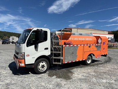 2020 Hino 195 1200 gal 4x2 Camion citerne de carburant