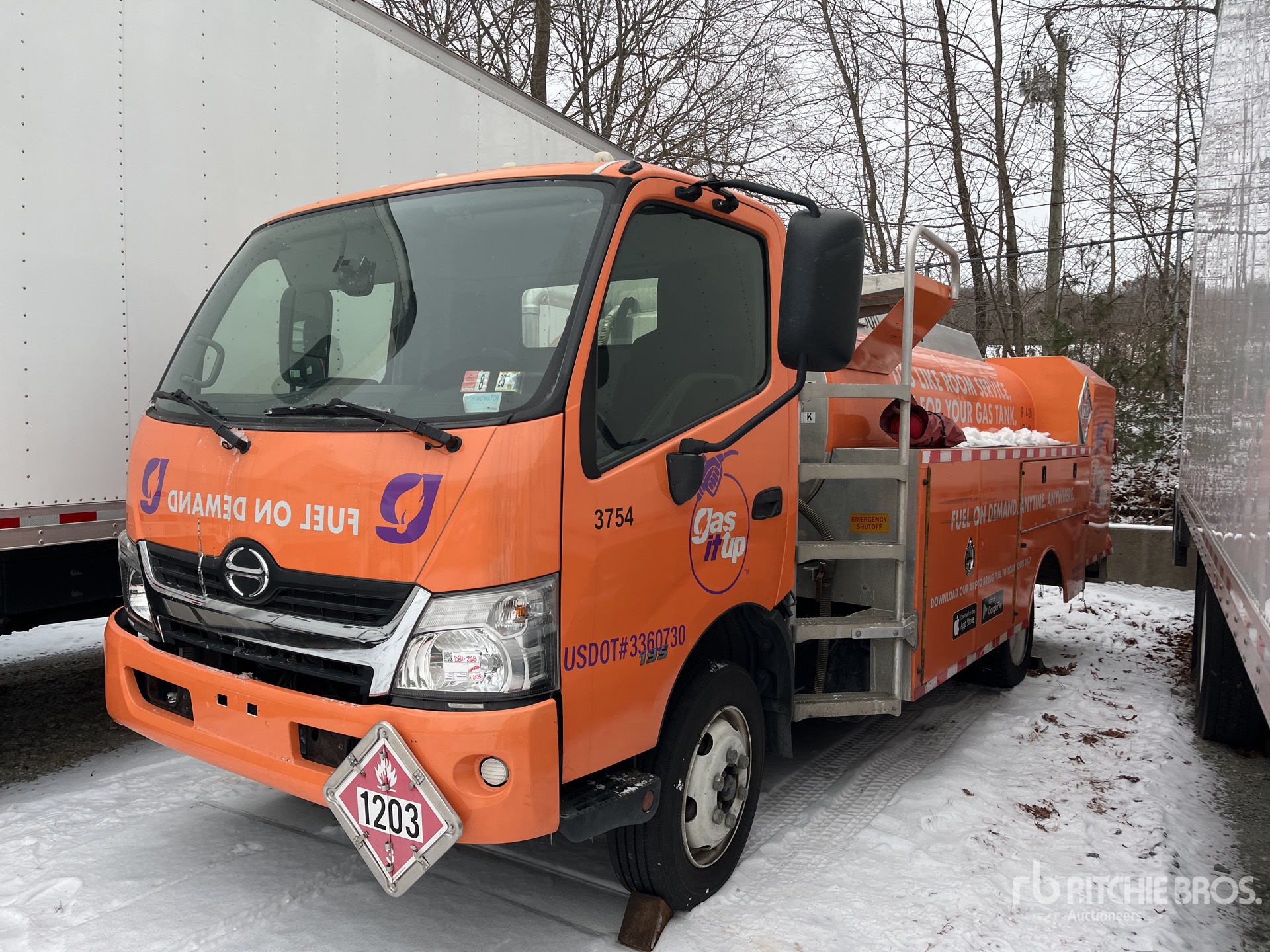2020 Hino 195 1200 gal 4x2 Camión Cisterna de Combustible