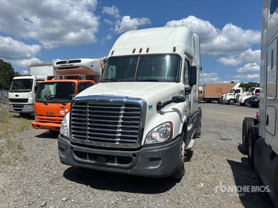 2018 Freightliner Cascadia 125 6x4 Ciągnik siodłowy T/A z kabiną sypialną (Inoperable)