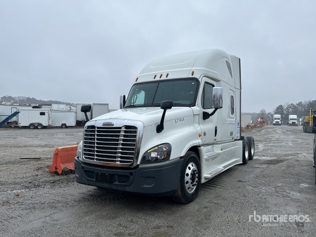 2017 Freightliner Cascadia 125 6x4 T/A Sleeper Truck Tractor