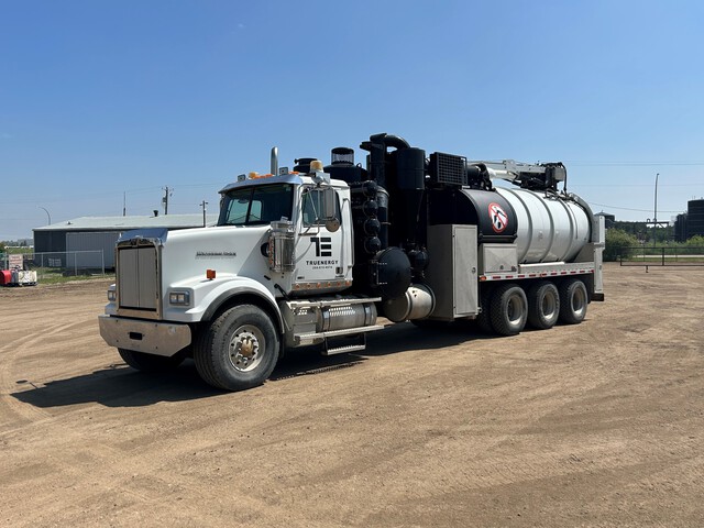 2014 Ingersol Rand SIAV 8702 on 2015 Western Star 4900SF 6x4 Vacuum Excavator Truck 2014 Ingersol Rand SIAV 8702 on 2015 Western Star 4900SF 6x4 Vacuum Excavator Truck
