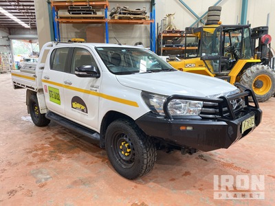 2017 Toyota Hilux SR 4x4 Dual Cab Pickup