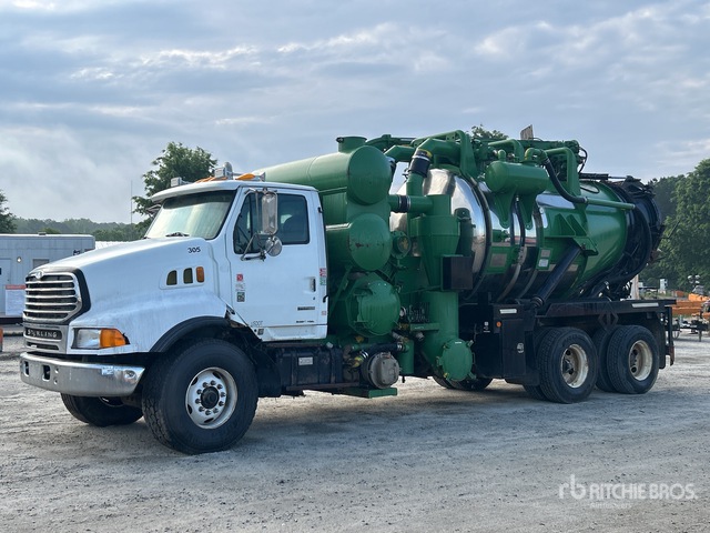 Inopratable Presvac on 2000 Sterling LT9500 6x4 Vacuum Tanker Truck (Inoperable ...