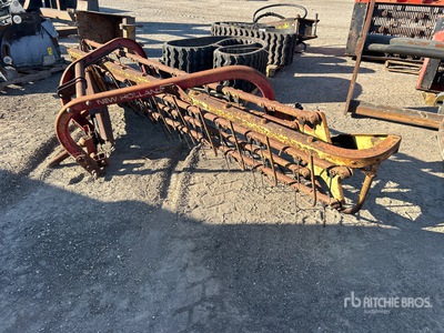 New Holland TE4052T 8 ft 6 in 3-Point Basket مجففة القش