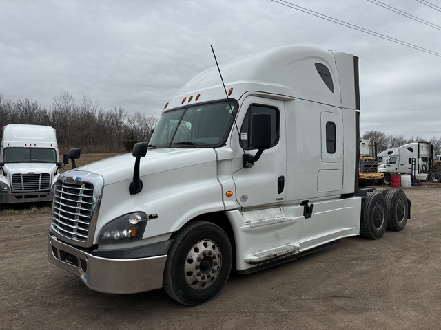 2017 Freightliner Cascadia 125 6x4 T/A Sleeper Truck Tractor