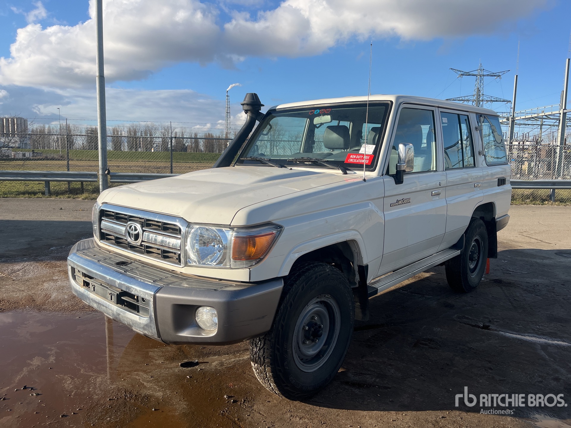 Legenda Jalan Raya: Mengulas Toyota Land Cruiser 2019
