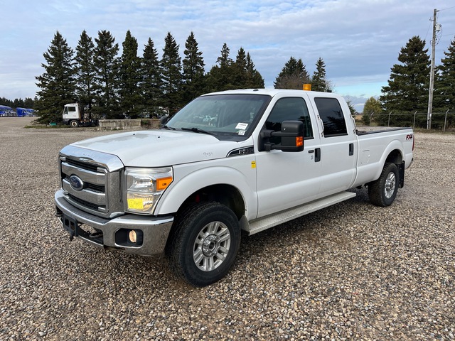 2015 Ford F-350 XLT 4x4 Crew Cab Pickup