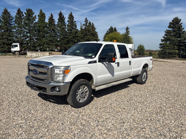 2015 Ford F-350 XLT 4x4 Crew Cab Pickup