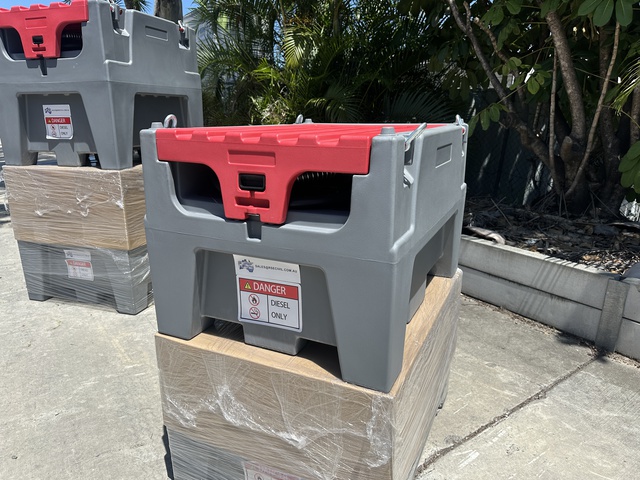 230 L Portable Poly Fuel Tank (Unused) 230 L Portable Poly Fuel Tank (Unused)