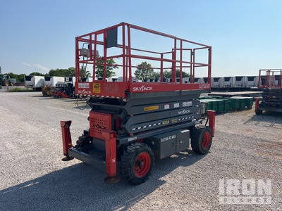 Skyjack SJ7135 Dual Fuel Scissor Lift