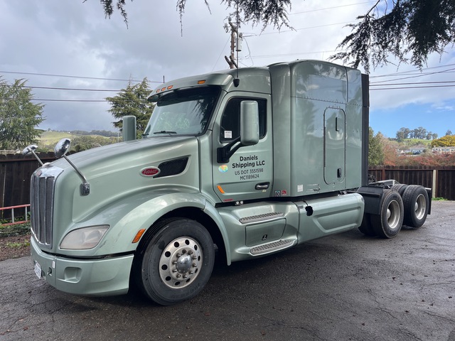 2015 Peterbilt 579 6x2 T/A Sleeper Truck Tractor