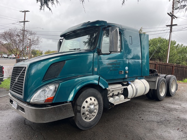 2012 Volvo VNL 6x4 T/A Sleeper Truck Tractor