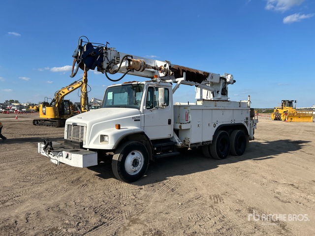 Altec D2050 on 2002 Freightliner FL 80 6x4 Digger Derrick Truck ...