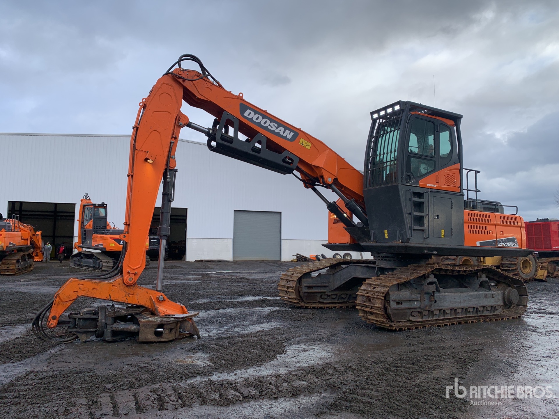 2018 Doosan DX300LL-5 Heel Boom Cargadora de troncos | Ritchie Bros ...