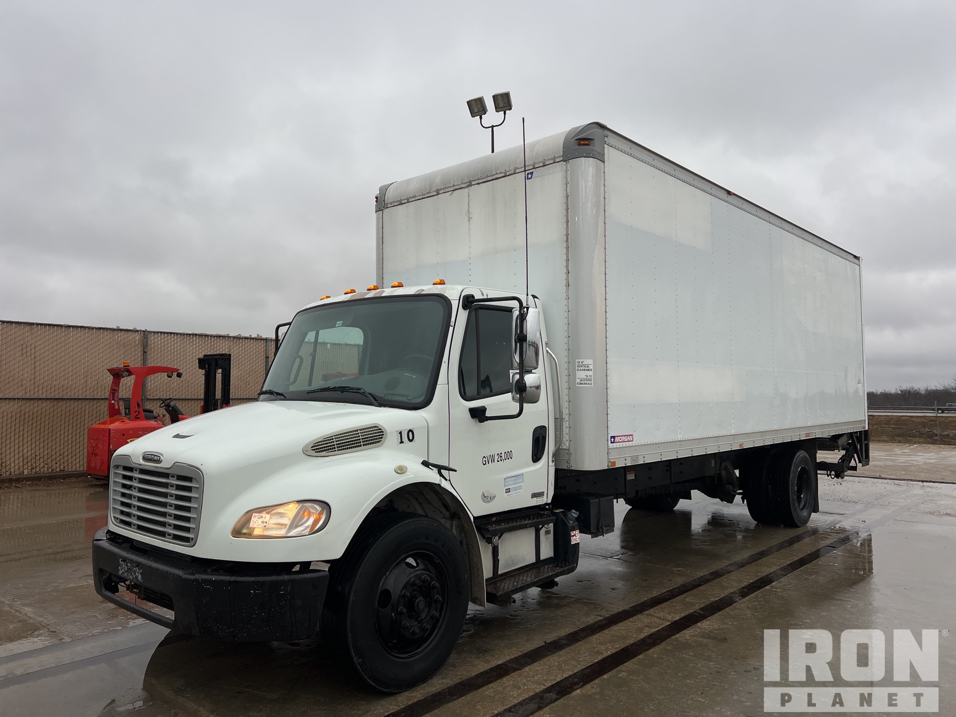 2011 Freightliner M2 106 4x2 Moving Furgoneta caja cerrada