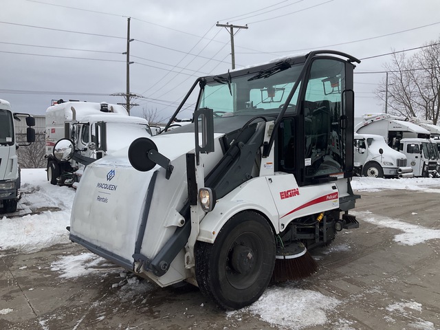 2015 Elgin Pelican NP Sweeper Truck 2015 Elgin Pelican NP Sweeper Truck