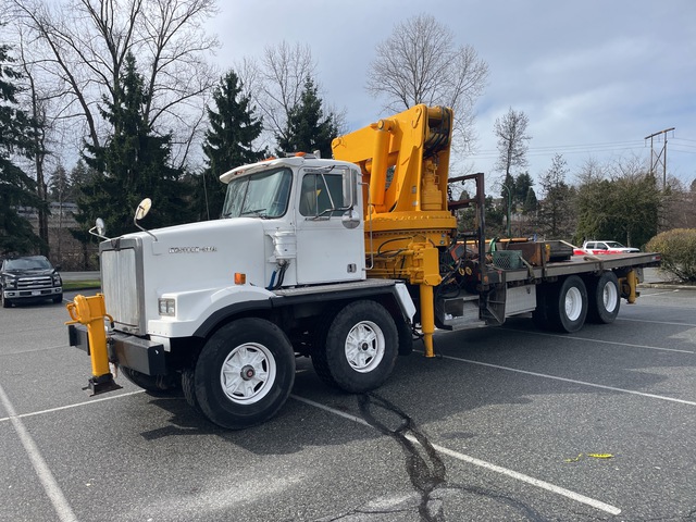 1994 Effer 80N5S Knuckle Boom on 1995 Western Star 4884F 8x4 Twin-Steer Boom Truck