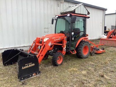 2022 Kubota LX2610HSDC 4WD Utility Tractor