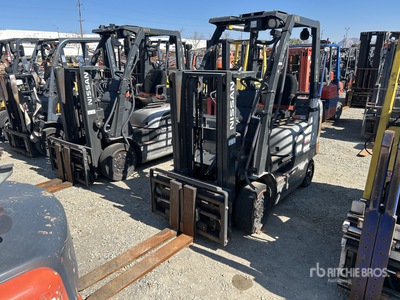 2008 Nissan MCP1F2A20LV 4000 lb Cushion Tire フォークリフト