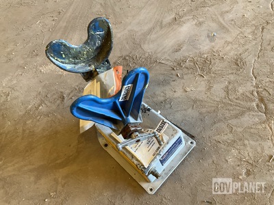 Detro 2400 Air Operated Paint Shaker