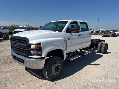 2023 Chevrolet Silverado 6500HD 4x4 Crew Cab Cabine et châssis (Unused)