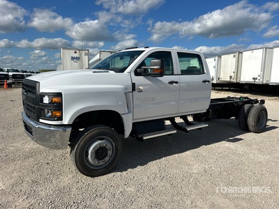 2023 Chevrolet Silverado 5500HD 4x4 Crew Cab を見 Cab and Chassis (Unused)