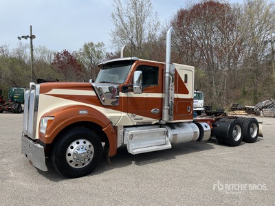 2022 Kenworth W990 6x4 T/A Sleeper Truck Tractor
