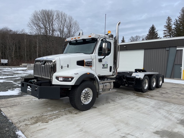 2024 Western Star 49X 8x6 Tri/A Day Cab Truck Tractor