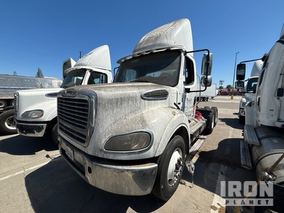2013 Freightliner M2 112 LNG 6x4 トラックトラクター（T/A） (Inoperable)