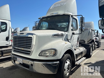 2013 Freightliner M2 112 LNG 4x2 S/A Day Cab Truck Tractor (Inoperable)