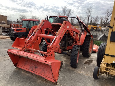 2018 Kubota M5660SUHD 4WD Utility Tractor