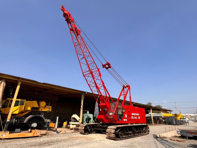 1997 Manitowoc 222 100 t Lattice-Boom Crawler Crane 1997 Manitowoc 222 100 t Lattice-Boom Crawler Crane