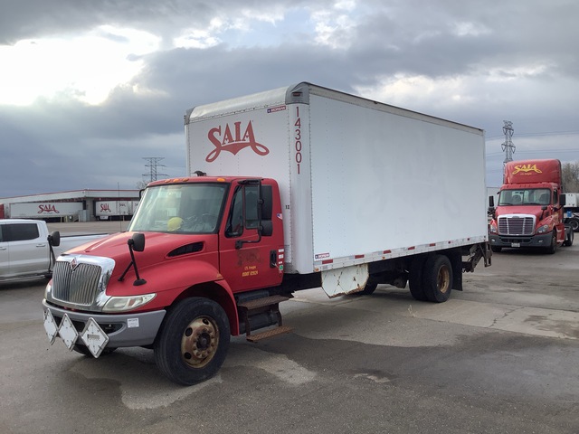 2015 International 4300 SBA Van Truck