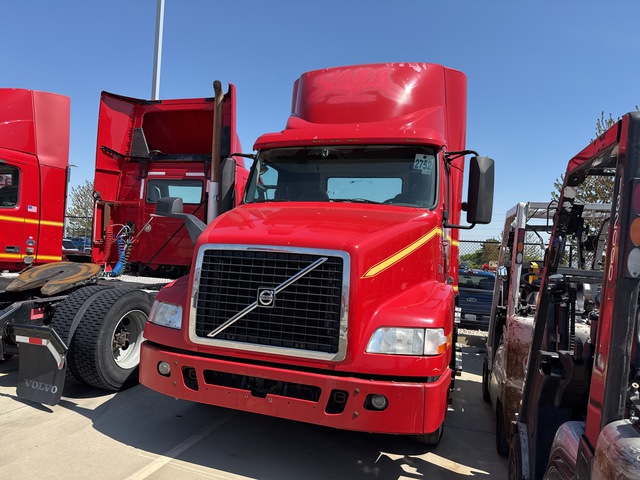 2015 Volvo VNM42T200 4x2 S/A Day Cab Truck Tractor