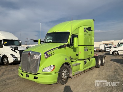 2020 Kenworth T680 6x4 Cabeza Tractora Cabina Dormitorio