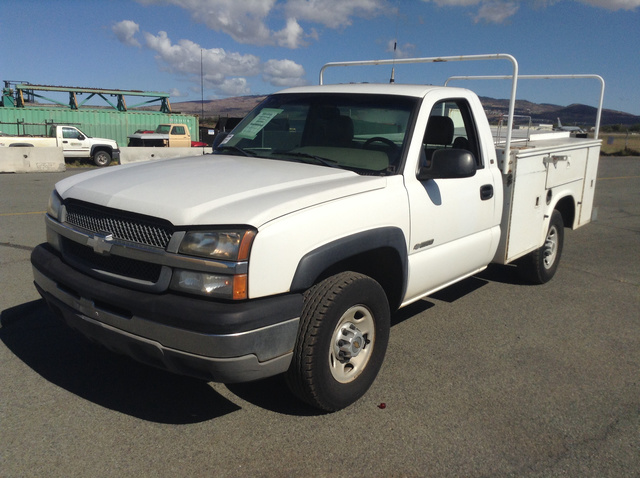 2003 Chevrolet Silverado C2500 Utility Truck 2003 Chevrolet Silverado C2500 Utility Truck