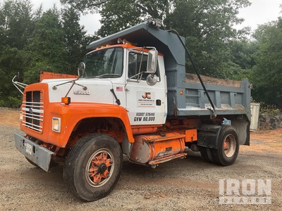 1993 Ford L9000 4x2 S/A Dump Truck
