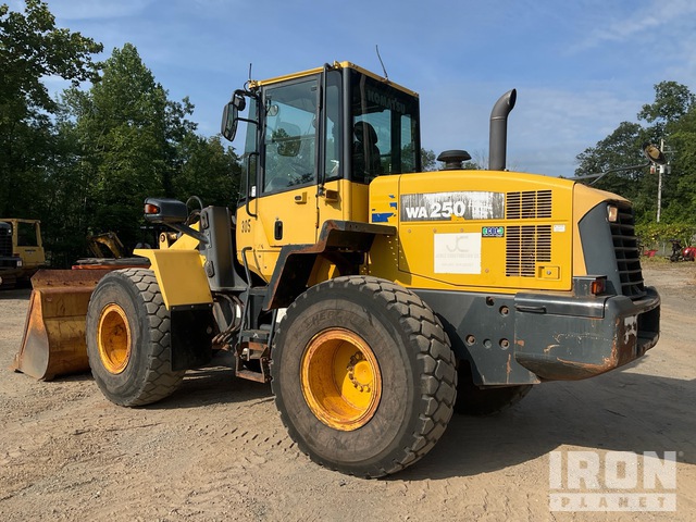 CARGADOR FRONTAL 2012 KOMATSU WA2506