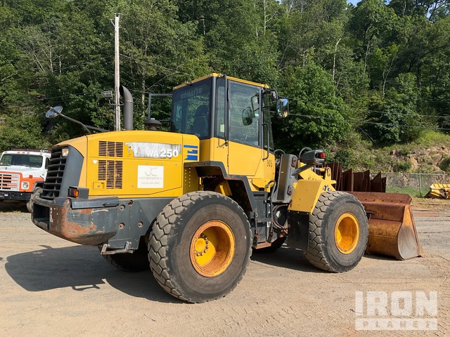 CARGADOR FRONTAL 2012 KOMATSU WA2506