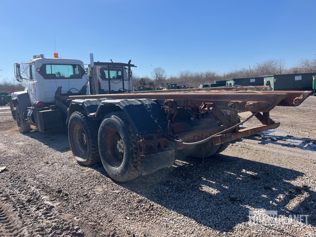 1994 Mack RB690S 6x4 Roll-Off Truck (Inoperable) in Marissa, Illinois ...