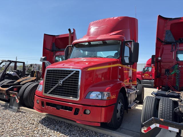 2016 Volvo VNM42T 4x2 S/A Day Cab Truck Tractor