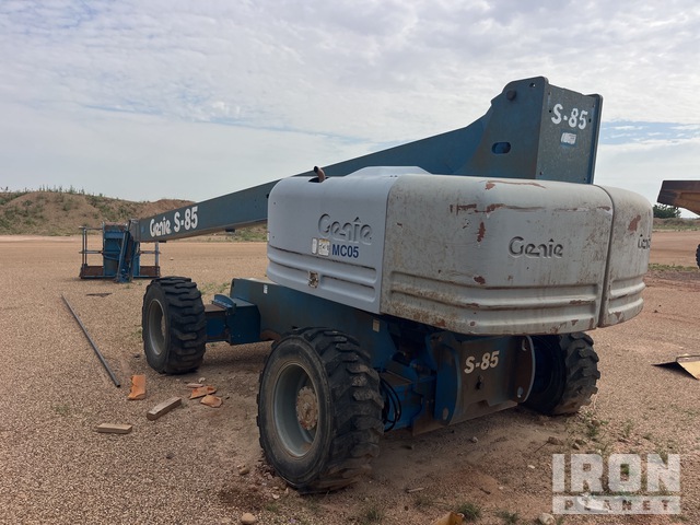 ELEVADOR TELESCóPICO 2003 GENIE 4WD S85