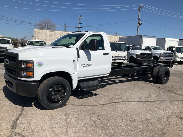 2024 Chevrolet Silverado 5500HD 4x2 Cab and Chassis (Unused)