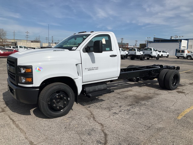2024 Chevrolet 6500 4x2 Cab and Chassis (Unused)